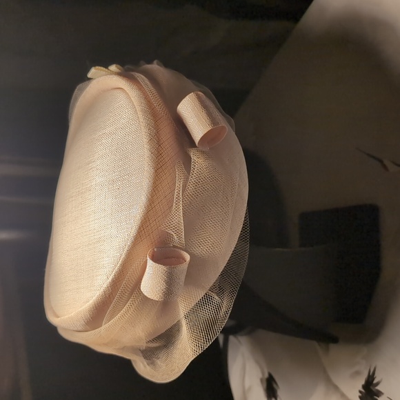 Vintage Wedding Fascinator - Picture 2 of 8